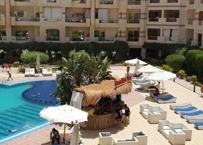 Florenza Kamsen With Pool View In Arabia Area *
