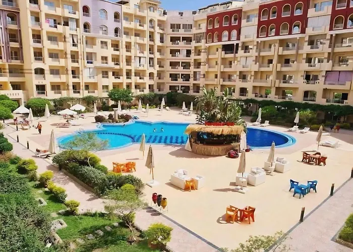 Apartment Florenza Kamsen With Pool View In Arabia Area